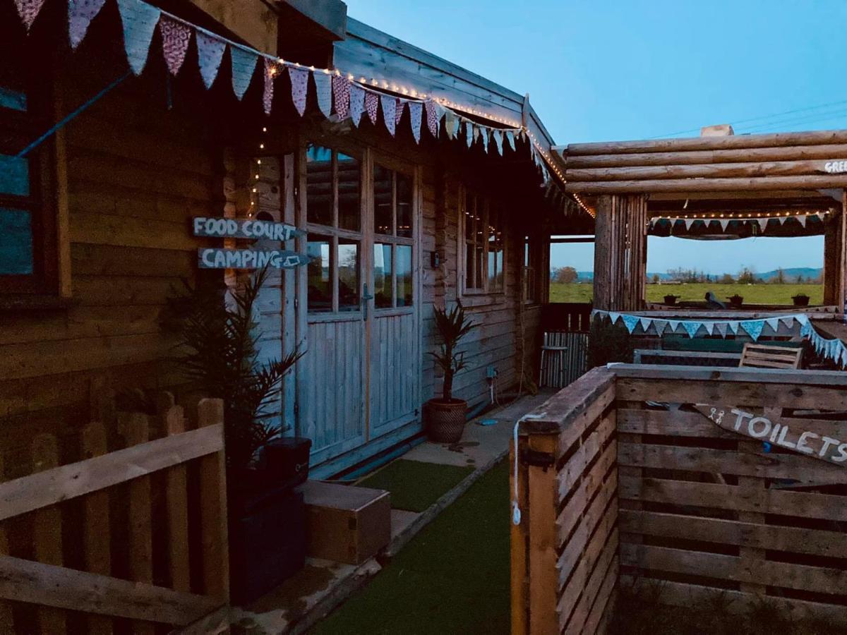 The Retreat Hotel Hornblotton Bagian luar foto